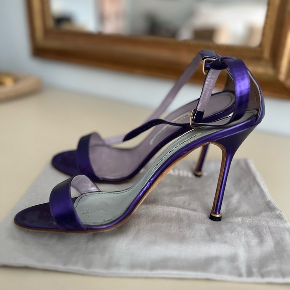 Manolo Blahnik Chaos Sandal - Picture 2 of 4